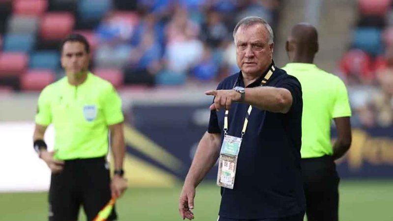 بعد تأهل كوراساو.. أدفوكادت يصبح أكبر مدرب في كأس العالم