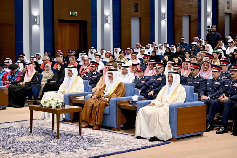 وزير الداخلية يؤكد على منهجية إعداد رجال الشرطة وتسليحهم بالعلم والمعرفة والعلوم الاستراتيجية لتعزيز دورهم في حفظ أمن الوطن