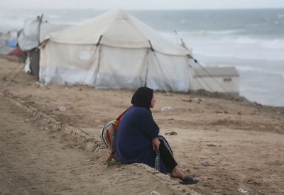 شتاء غزة القاسي.. برد وفيضانات وصرف صحي يفاقم جراح النازحين