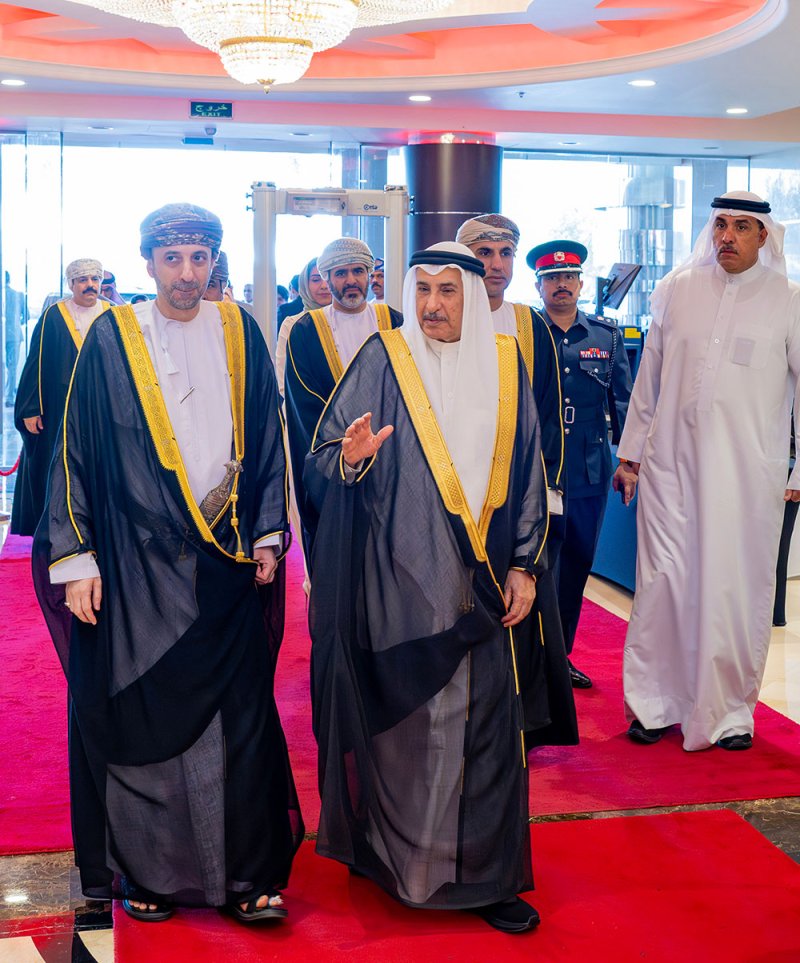 خالد بن عبدالله: مسار العلاقات البحرينية العمانية يشهد زخما متناميا
