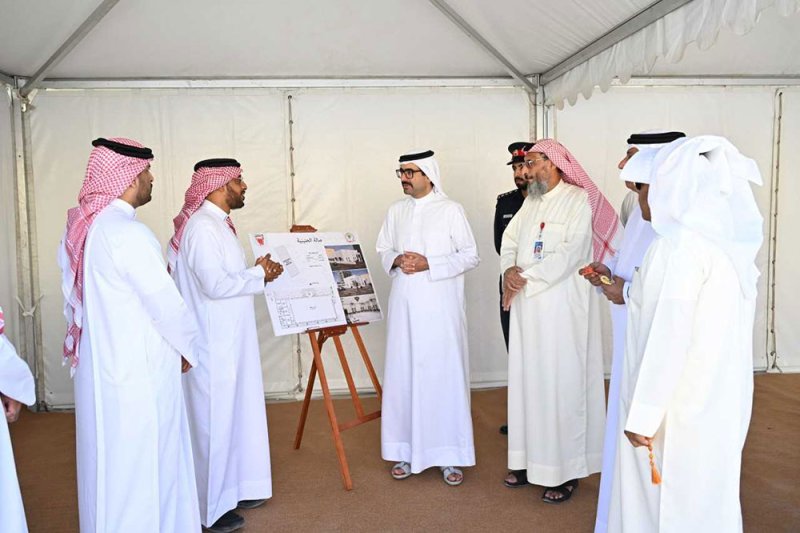 سمو محافظ الجنوبية يتفقد عددا من المشاريع في الرفاع... ويؤكد: التواصل الميداني بكل المناطق لتفقد احتياجات الأهالي