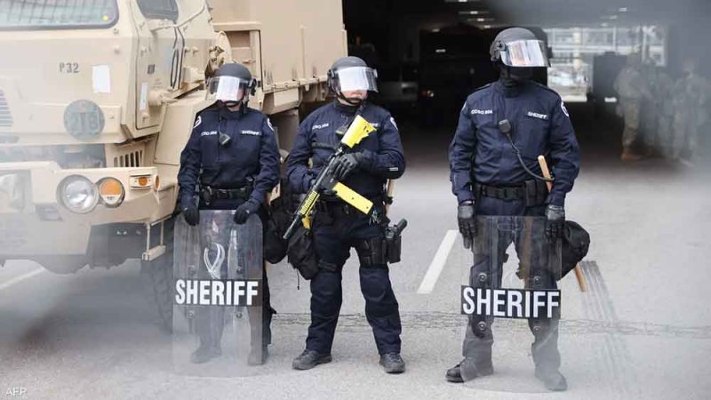 وصفهم بالعصابات.. ترامب "ينهي حماية" جالية عربية في مينيسوتا
