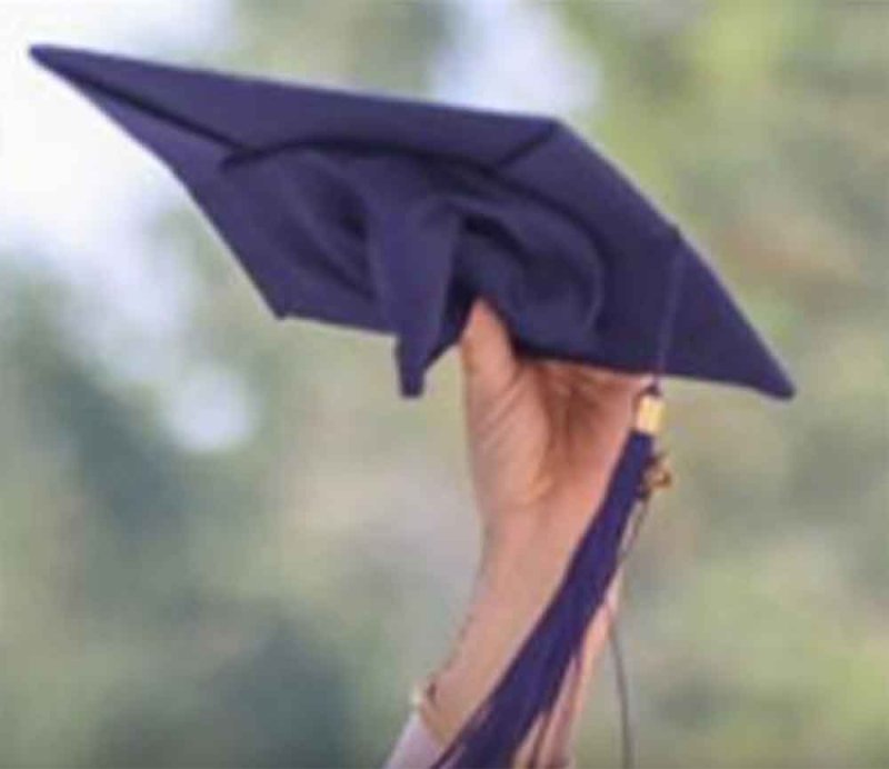 تغيير موعد حفل تخريج الفوج الرابع عشر بكلية البحرين للمعلمين