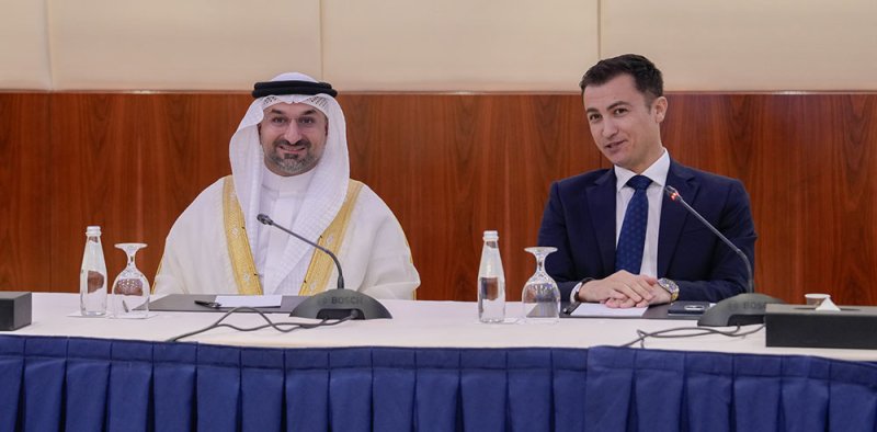 وزير الصناعة يلتقي وزير الاقتصاد والمشاريع والاستراتيجية بجمهورية مالطا والوفد المرافق له