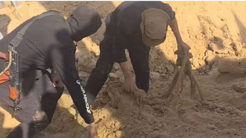 تفاصيل البحث عن جثث إسرائيليين في غزة.. بمساعدة مصرية