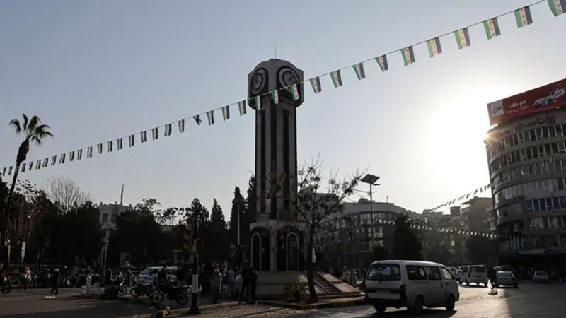 الأمن السوري يمدد حظر التجول في حمص.. وينفي خلفية طائفية لمقتل زوجين