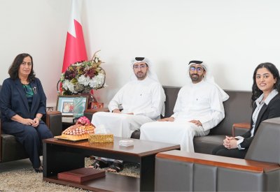 الشركة البحرينية الكويتية للتأمين تتبرّع للمستشفيات الحكومية بـ 104 كرسي متحرك