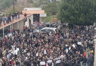 سوريا.. مظاهرات في الساحل وحمص وانتشار لقوى الأمن