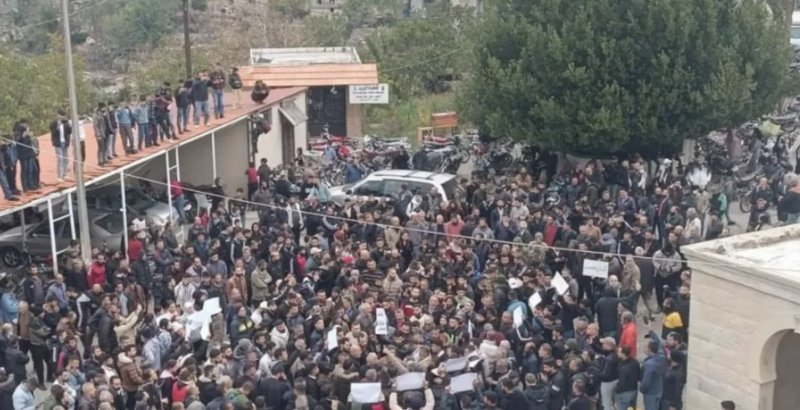 سوريا.. مظاهرات في الساحل وحمص وانتشار لقوى الأمن