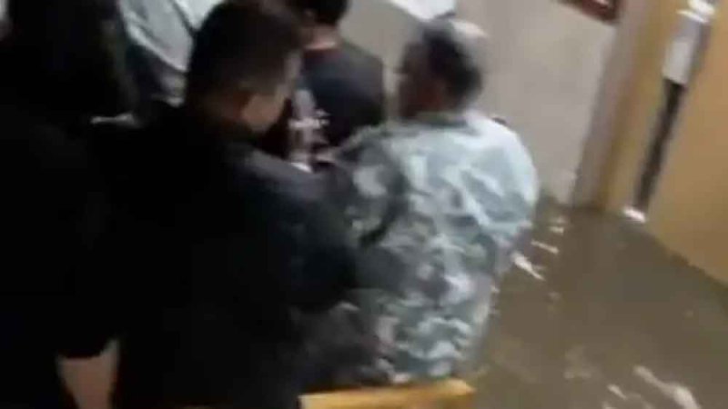 لبنان.. "وزارة غرقت والمراجعون علقوا"