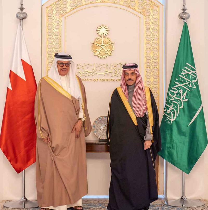 وزير الخارجية يجتمع مع وزير خارجية المملكة العربية السعودية