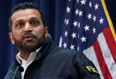 يقوم "بعمل رائع".. ترامب ينفي مجدداً نيته إقالة مدير FBI