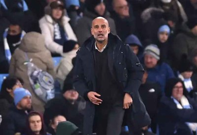 غوارديولا يعترف: تغييراتي أضرت بفريقي وتسببت في هزيمته