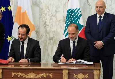 لبنان وقبرص يوقعان اتفاقا لترسيم الحدود البحرية