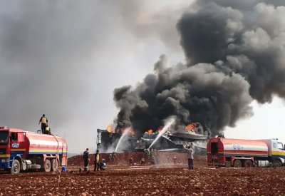 انفجار ضخم في إدلب يقتل 5 مدنيين.. بسبب مستودع يضم صواريخ