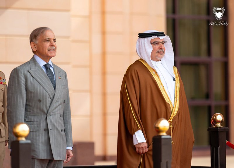 عمق العلاقات والروابط التي تجمع البحرين وباكستان والتي تواصل ازدهارها ونماءها بالاستناد إلى تاريخ زاخر بالتعاون والشراكات المُثمرة على كافة الأصعدة