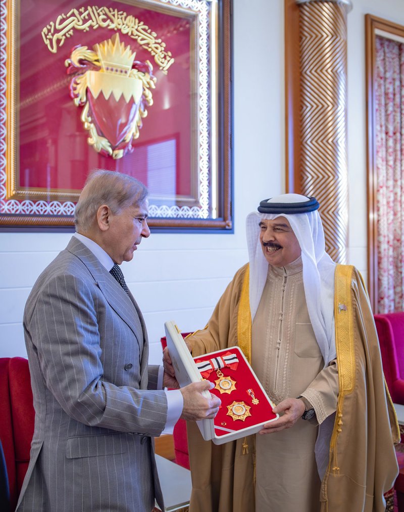 جلالة الملك المعظم يستقبل دولة رئيس وزراء جمهورية باكستان الإسلامية ويشيد بالعلاقات التاريخية التي تجمع بين البلدين