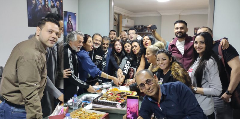 فريق عمل مسلسل "السرايا الصفرا" يحتفل بأول يوم بروفات