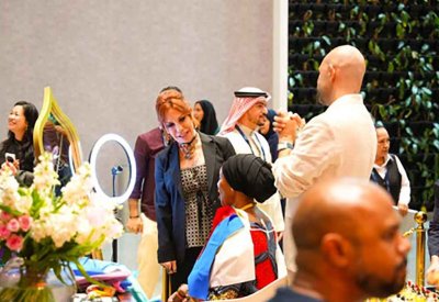 (دانات) يعزز حضوره العالمي بإطلاق صالة مشتركة مع (ذا بيستر كولكشن) في معرض الجواهر العربية 2025