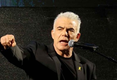 أول تعليق من لابيد على طلب نتنياهو "إنهاء المحاكمة"