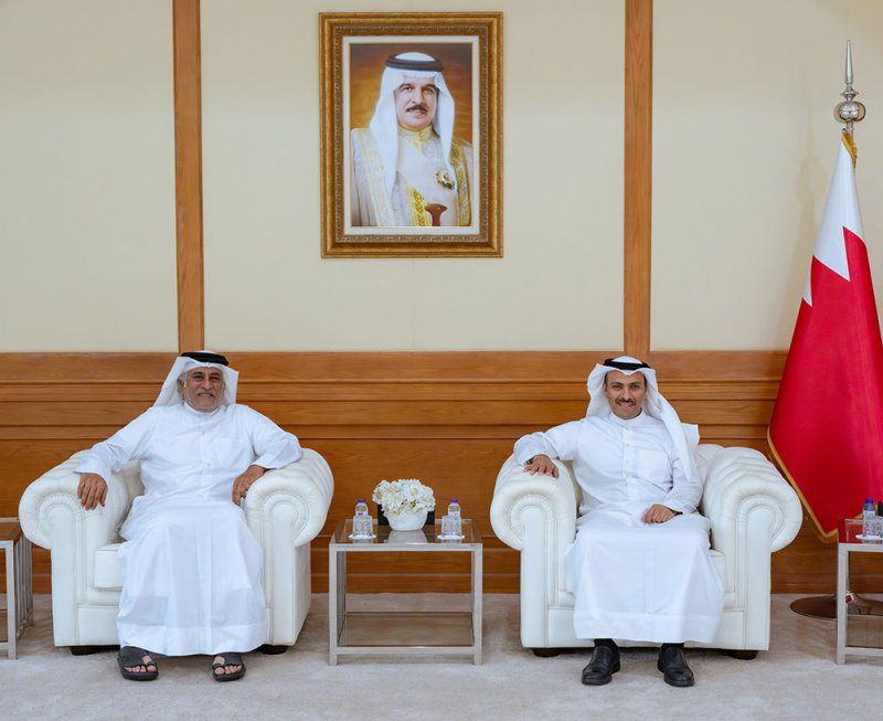 وزير الإعلام يستقبل مؤنس المردي ويشيد بمسيرته الصحفية الحافلة