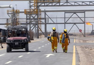 العراق يدعو الشركات الأميركية لإدارة حقل نفط تشغله "لوك أويل" الروسية