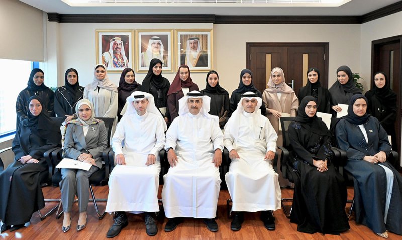 النائب العام يكرّم منتسبات النيابة العامة بمناسبة يوم المرأة البحرينية
