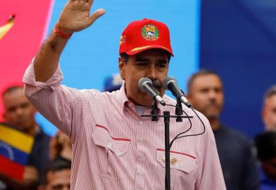 روسيا والصين أبلغتا مادورو بعدم رغبتهما في التصعيد مع واشنطن