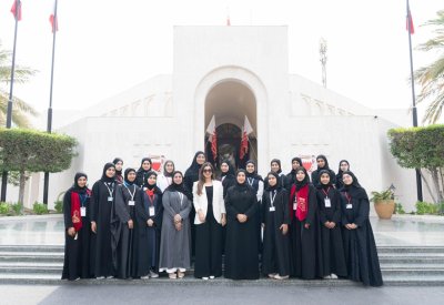 أمانة النواب تستقبل وفداً من ثانوية سترة للبنات