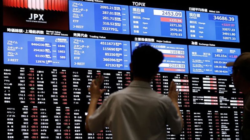 "نيكاي" يختتم التعاملات دون تغير عقب عمليات بيع حادة