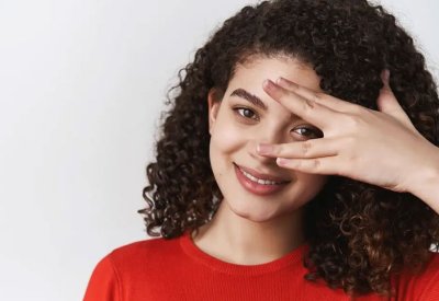 هذا ما يجعل استعمال كريم محيط العينين مهماً وضرورياً