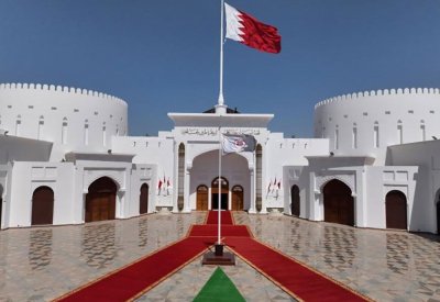 بدء وصول القادة المشاركين في القمة الخليجية إلى قصر الصخير