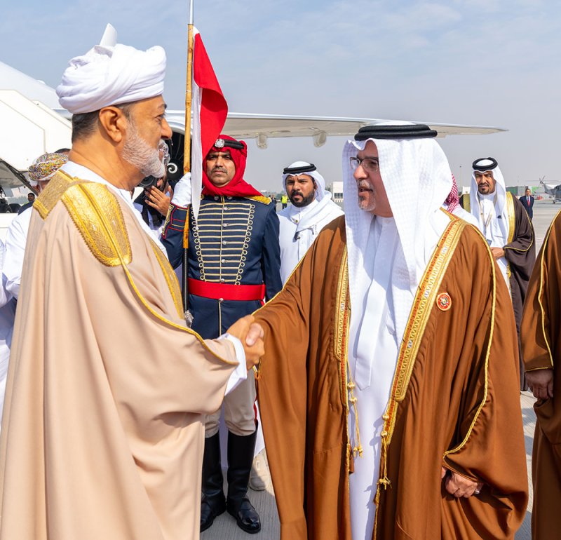 بالصور: جلالة سلطان عٌمان يصل إلى مملكة البحرين للمشاركة في أعمال الدورة السادسة والأربعين للمجلس الأعلى لمجلس التعاون لدول الخليج العربية