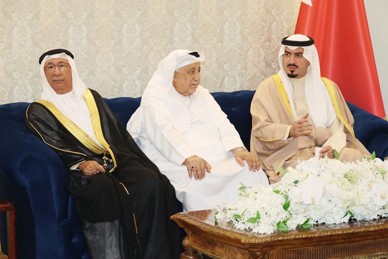 ضيوف مجلس محافظة العاصمة يشيدون بمتانة العلاقات الخليجية ويثمنون استضافة قمة البحرين