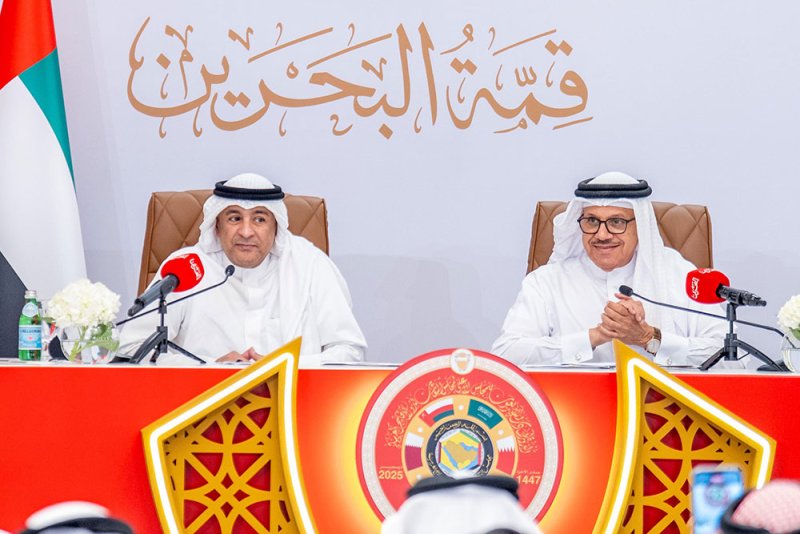 الزياني والبديوي يستعرضان مسار "قمة البحرين": تكامل اقتصادي وتعاون دولي وموقف موحد تجاه قضايا المنطقة