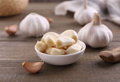 التهابات وأمراض مزمنة.. يشفيها الثوم طبيعيا