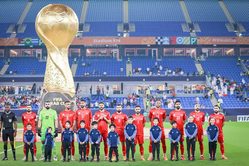 “الأحمر” يجري تدريبه الرسمي اليوم استعدادا لمواجهة الجزائر