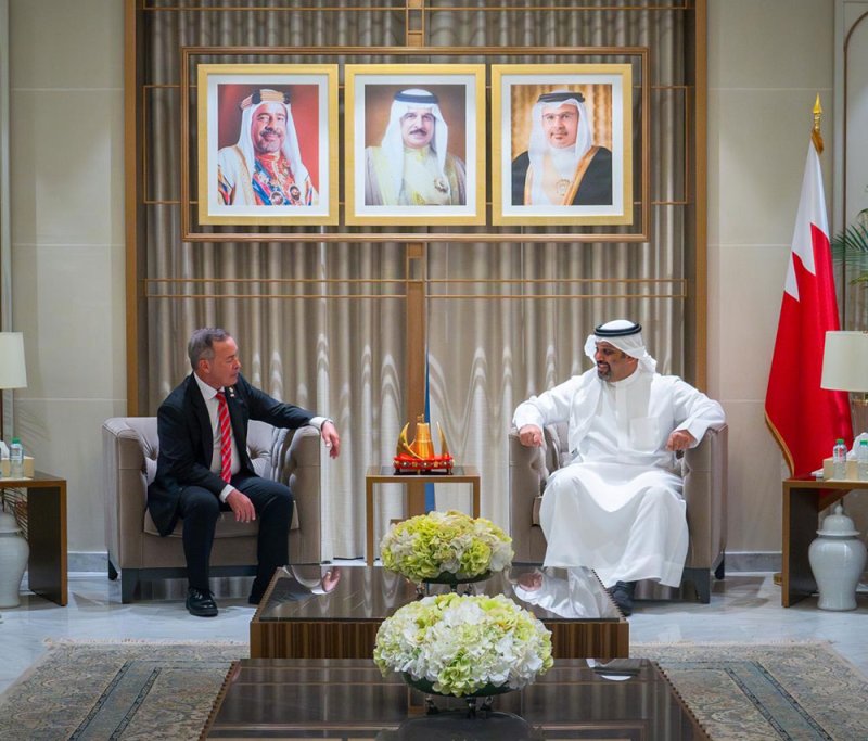 وزير المالية والاقتصاد الوطني يستقبل وفدًا من الكونغرس الأميركي