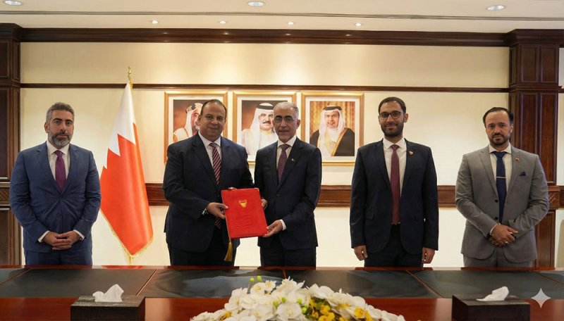 وزير الأشغال يوقّع مذكرة تفاهم استراتيجية مع معهد إدارة المشاريع الأمريكي لتعزيز التميز والابتكار في إدارة المشاريع الحكومية