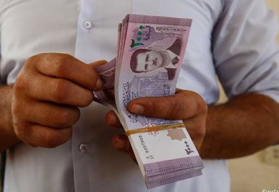 الليرة السورية ارتفعت 30%.. تحركات مالية صحية بعد عام من سقوط النظام
