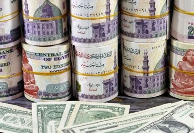 الدولار يواجه أطول موجة خسائر أمام الجنيه.. العملة المصرية تواصل الارتفاع