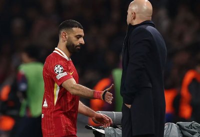 صلاح في قلب العاصفة.. سلوت يزيد المشهد تعقيدا برد مفاجئ