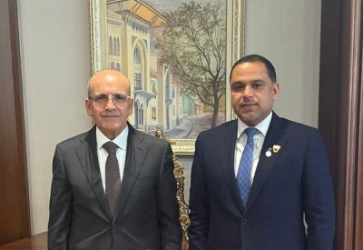 وزير الخزانة والمالية بالجمهورية التركية يستقبل سفير مملكة البحرين في أنقرة