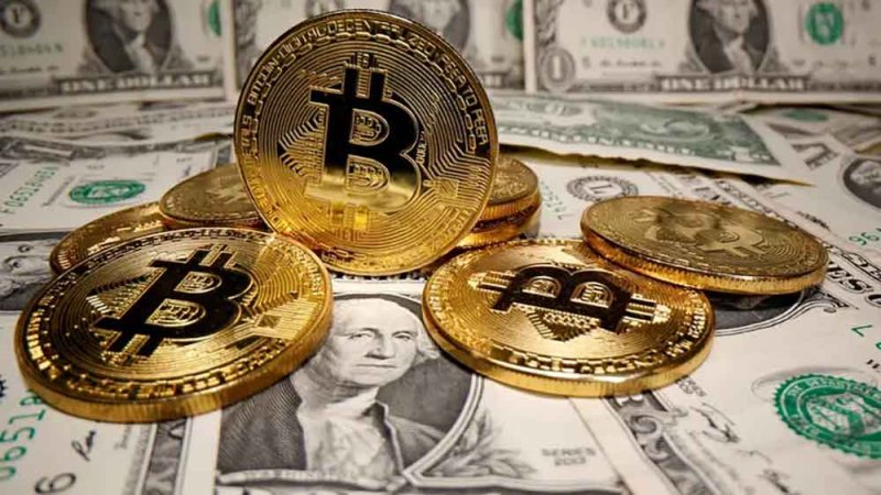 الدولار يستقر مع ترقب قرار الفائدة الأميركية.. و"بيتكوين" تهبط قرب 90 ألف دولار