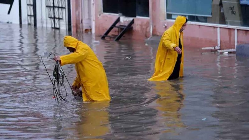 سيول جارفة تجتاح العراق وتغلق طرقاً.. ووفاة 2 بالسليمانية