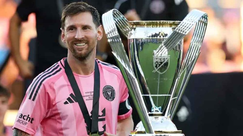 إنجاز تاريخي.. ميسي يفوز بجائزة أفضل لاعب في الدوري الأميركي