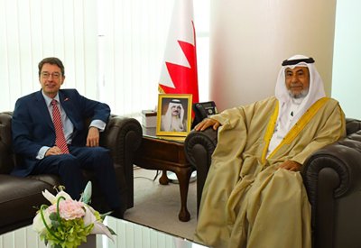 وزير شؤون مجلسي الشورى والنواب يستقبل السفير الألماني ويؤكد عمق العلاقات الثنائية
