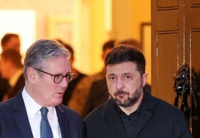 ستارمر رداً على ترامب: أوروبا قوية وستبقى خلف أوكرانيا