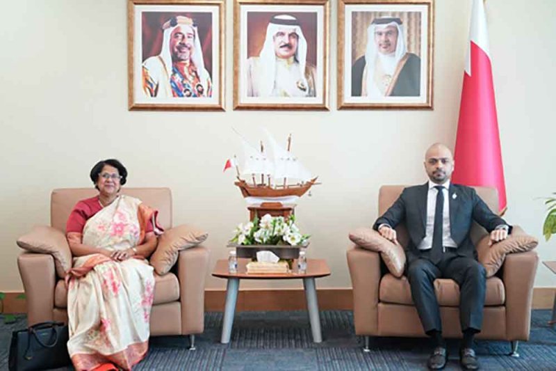 وزير التنمية الاجتماعية يستقبل سفيرة جمهورية سريلانكا الديمقراطية الاشتراكية لدى مملكة البحرين
