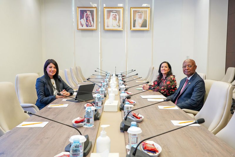 الظاعن تبحث مع السفير الأنغولي تعزيز التعاون البرلماني